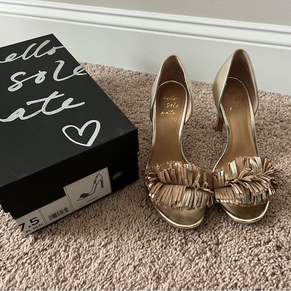 Banana Republic gold heels
